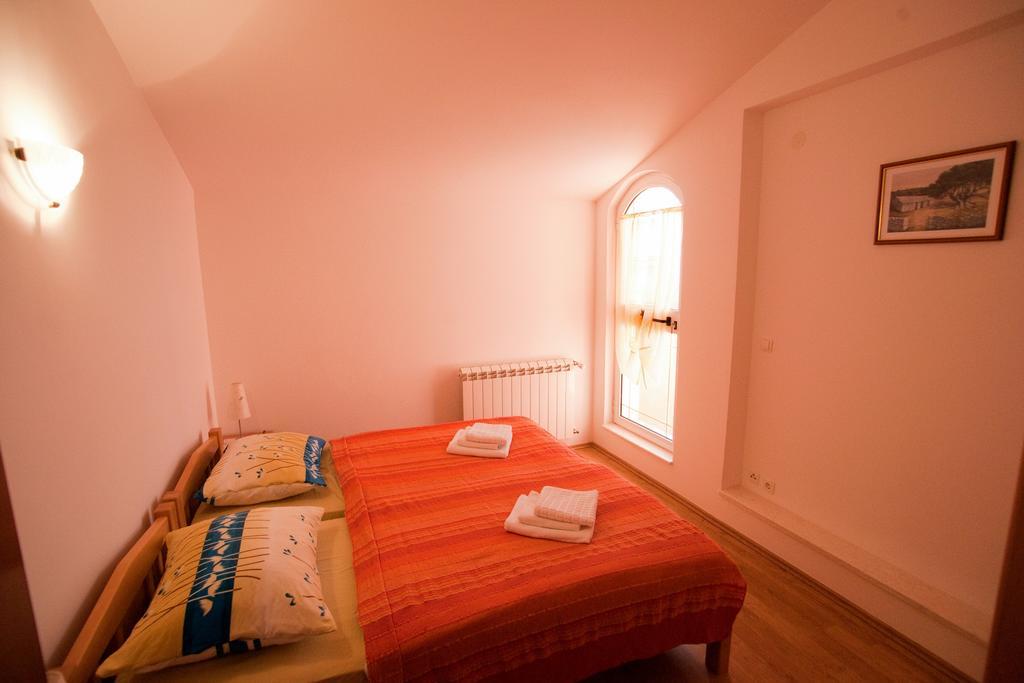 Apartments Marinic プリモシュテン 部屋 写真